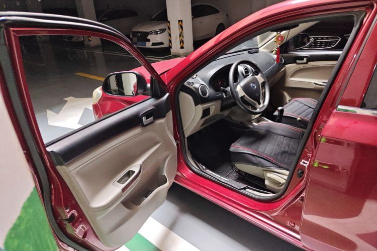Used CHANGAN Alsvin V3 2012 1.3L Manual Luxury Version China IV Standard Driver Seat