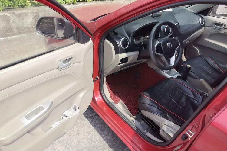 Used CHANGAN Alsvin V3 2012 1.3L Manual Comfort Version China IV Standard Driver Seat