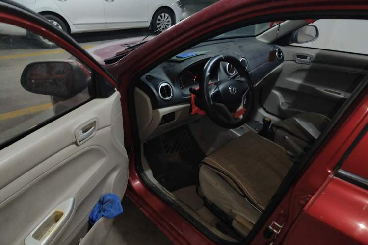 Used CHANGAN Alsvin V3 2012 1.3L Manual Comfort Version China IV Standard Driver Seat