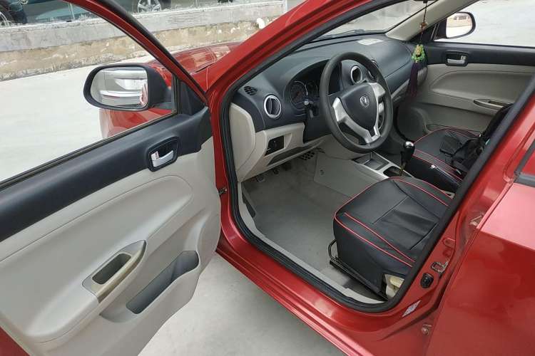 Used CHANGAN Alsvin V3 2012 1.3L Manual Comfort Version China IV Standard Driver Seat