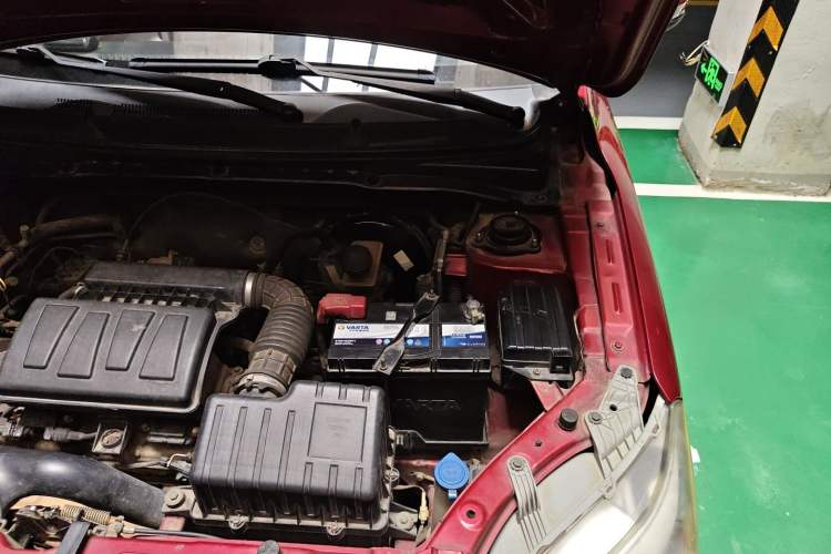 Used CHANGAN Alsvin V3 2012 1.3L Manual Luxury Version China IV Standard Engine Bay Left