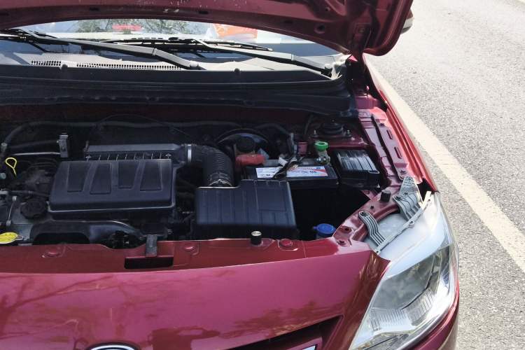 Used CHANGAN Alsvin V3 2012 1.3L Manual Comfort Version China IV Standard Engine Bay Left
