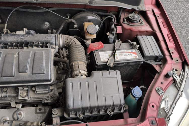 Used CHANGAN Alsvin V3 2012 1.3L Manual Luxury Version China IV Standard Engine Bay Left