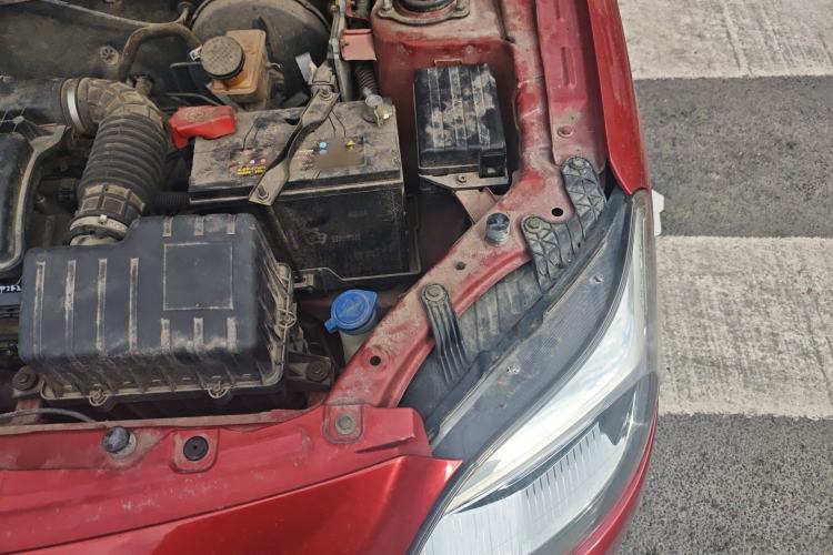 Used CHANGAN Alsvin V3 2012 1.3L Manual Comfort Version China IV Standard Engine Bay Left