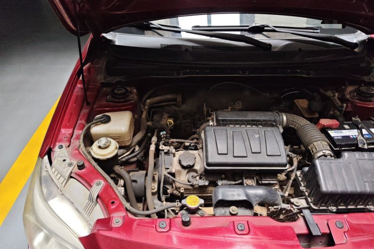 Used CHANGAN Alsvin V3 2012 1.3L Manual Luxury Version China IV Standard Engine Bay Right