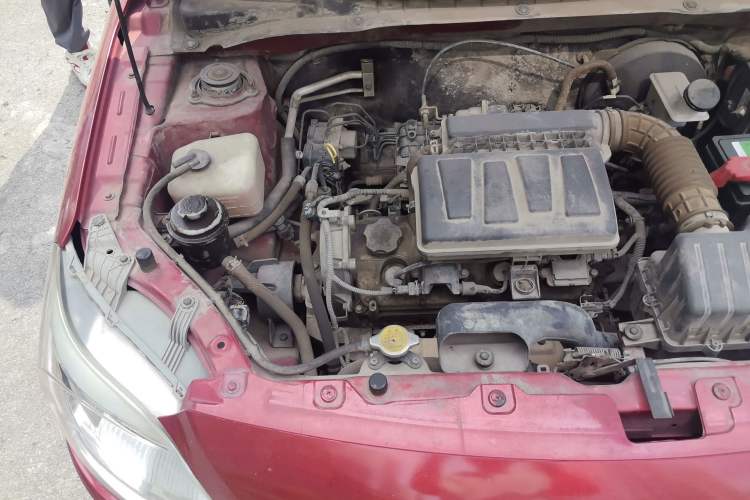Used CHANGAN Alsvin V3 2012 1.3L Manual Comfort Version China IV Standard Engine Bay Right