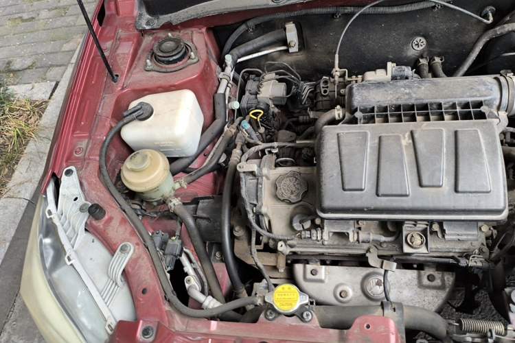 Used CHANGAN Alsvin V3 2012 1.3L Manual Luxury Version China IV Standard Engine Bay Right