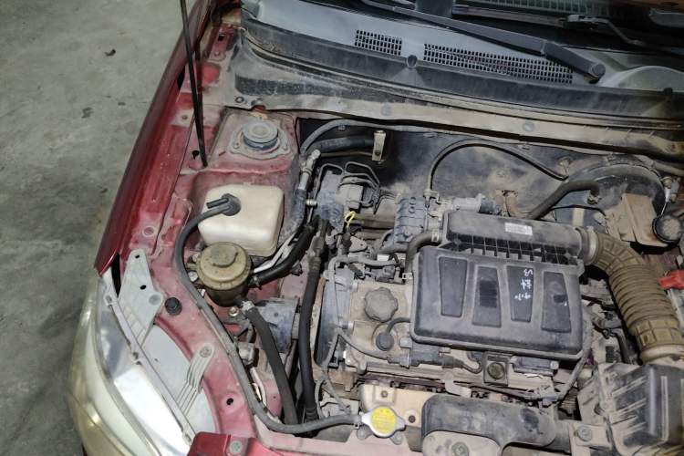 Used CHANGAN Alsvin V3 2012 1.3L Manual Comfort Version China IV Standard Engine Bay Right