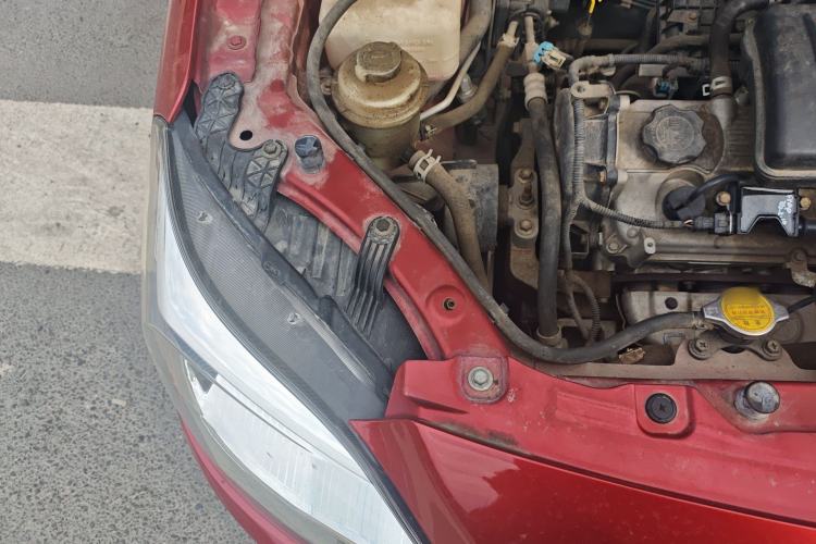 Used CHANGAN Alsvin V3 2012 1.3L Manual Comfort Version China IV Standard Engine Bay Right