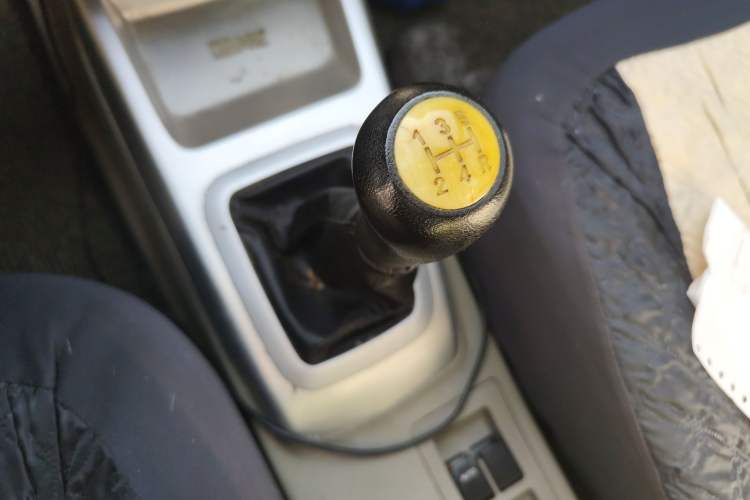 Used CHANGAN Alsvin V3 2012 1.3L Manual Comfort Version China IV Standard Gear Lever