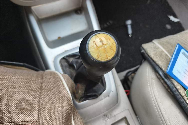 Used CHANGAN Alsvin V3 2012 1.3L Manual Comfort Version China IV Standard Gear Lever