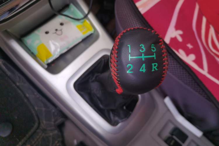 Used CHANGAN Alsvin V3 2012 1.3L Manual Comfort Version China IV Standard Gear Lever