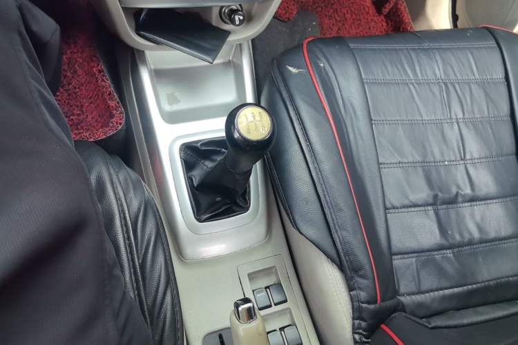 Used CHANGAN Alsvin V3 2012 1.3L Manual Comfort Version China IV Standard Gear Lever
