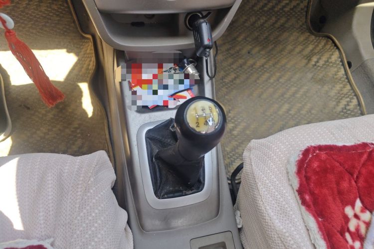 Used CHANGAN Alsvin V3 2012 1.3L Manual Comfort Version China IV Standard Gear Lever