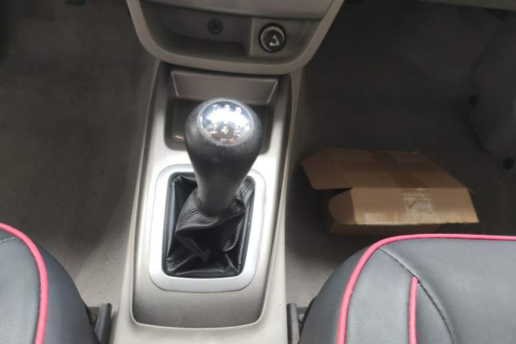 Used CHANGAN Alsvin V3 2012 1.3L Manual Comfort Version China IV Standard Gear Lever