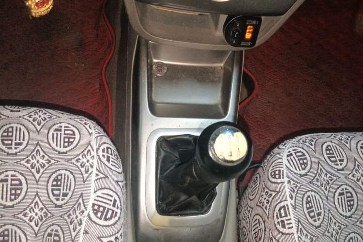 Used CHANGAN Alsvin V3 2012 1.3L Manual Comfort Version China IV Standard Gear Lever
