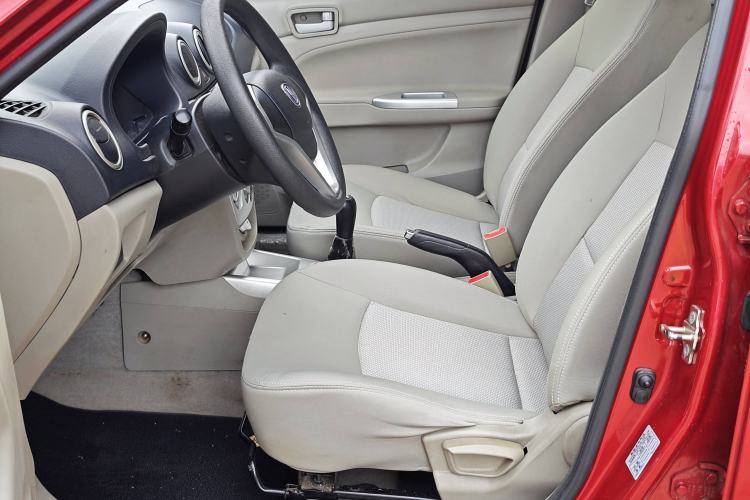 Used CHANGAN Alsvin V3 2012 1.3L Manual Comfort Version China IV Standard Interior 5