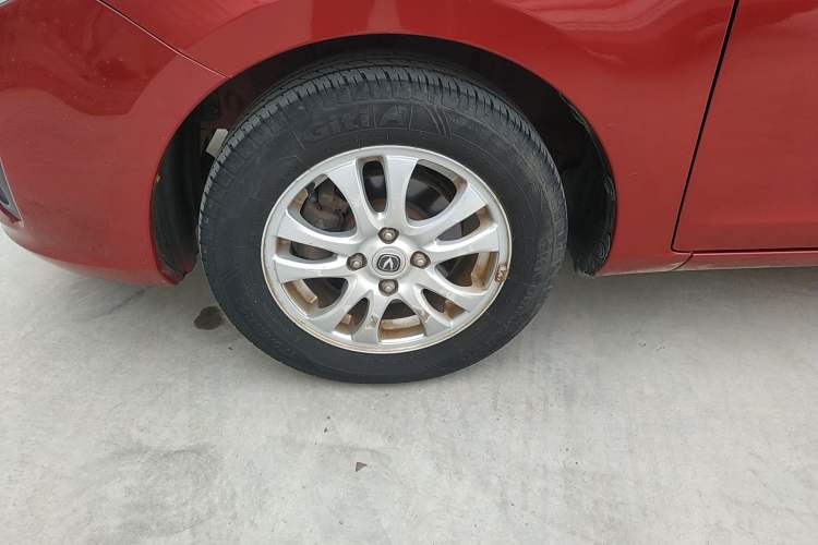 Used CHANGAN Alsvin V3 2012 1.3L Manual Comfort Version China IV Standard Left Front Wheel Hub