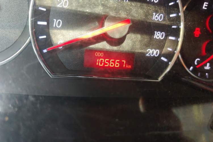 Used CHANGAN Alsvin V3 2012 1.3L Manual Comfort Version China IV Standard Odometer Close Up