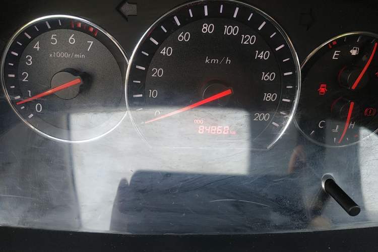 Used CHANGAN Alsvin V3 2012 1.3L Manual Comfort Version China IV Standard Odometer Close Up