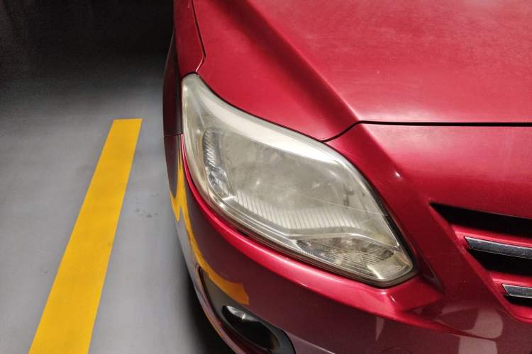 Used CHANGAN Alsvin V3 2012 1.3L Manual Luxury Version China IV Standard Right Front Headlight