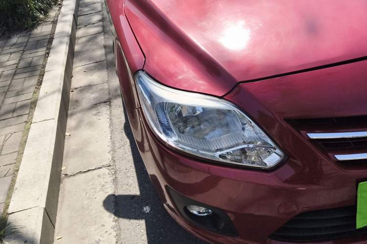 Used CHANGAN Alsvin V3 2012 1.3L Manual Comfort Version China IV Standard Right Front Headlight