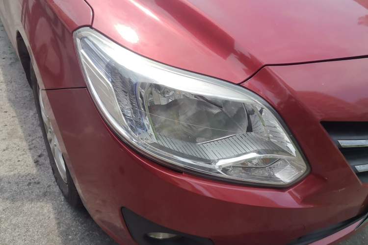 Used CHANGAN Alsvin V3 2012 1.3L Manual Comfort Version China IV Standard Right Front Headlight