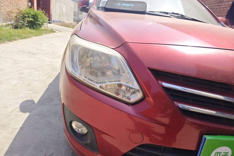 Used CHANGAN Alsvin V3 2012 1.3L Manual Comfort Version China IV Standard Right Front Headlight