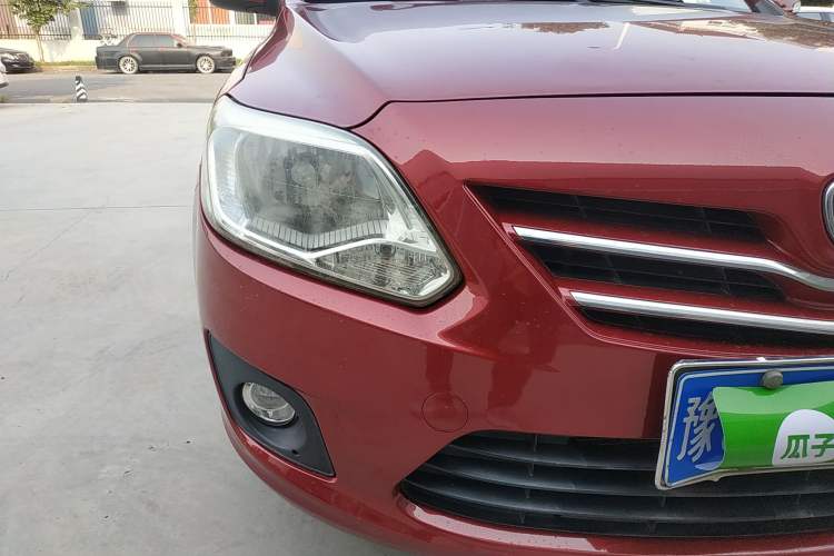 Used CHANGAN Alsvin V3 2012 1.3L Manual Comfort Version China IV Standard Right Front Headlight