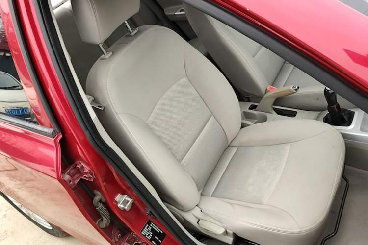 Used CHANGAN Alsvin V3 2012 1.3L Manual Comfort Version China IV Standard Right Front Seat