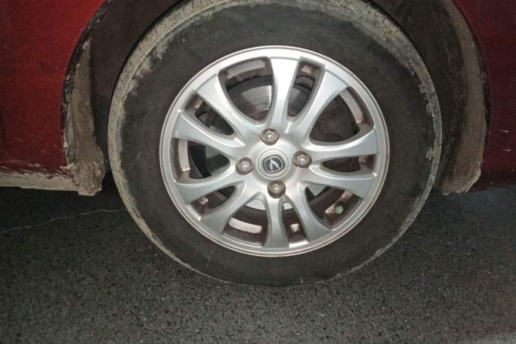 Used CHANGAN Alsvin V3 2012 1.3L Manual Comfort Version China IV Standard Right Front Wheel Hub