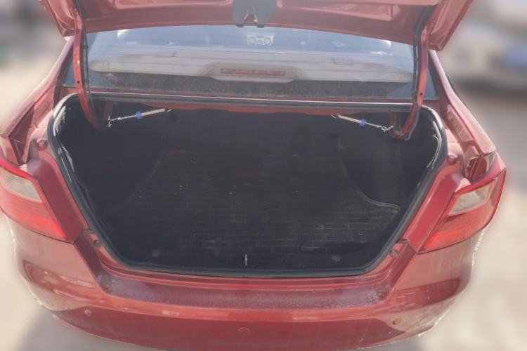 Used CHANGAN Alsvin V3 2012 1.3L Manual Comfort Version China IV Standard Trunk