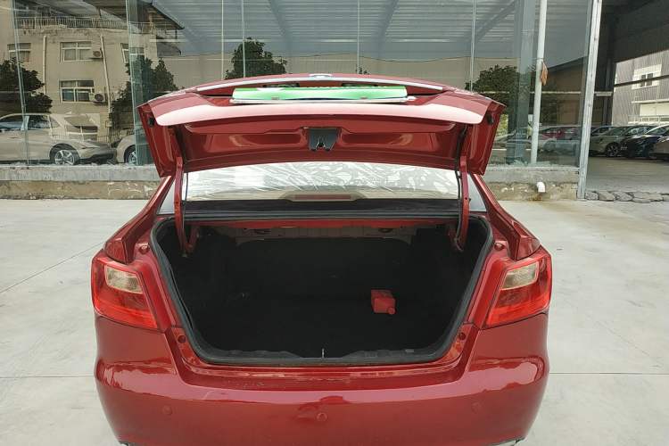 Used CHANGAN Alsvin V3 2012 1.3L Manual Comfort Version China IV Standard Trunk