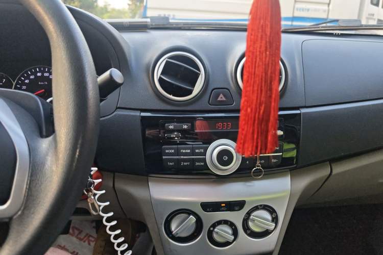 Used CHANGAN Alsvin V3 2012 1.3L Manual Comfort Version China IV Standard Audio And AC Panel