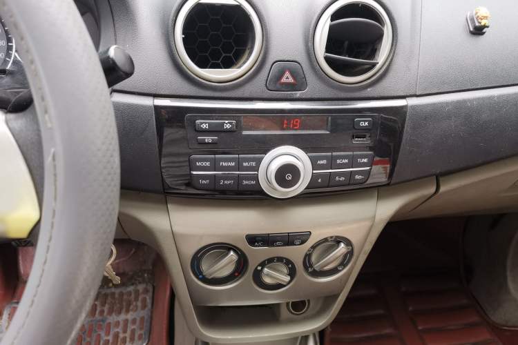 Used CHANGAN Alsvin V3 2012 1.3L Manual Standard Edition Audio And AC Panel