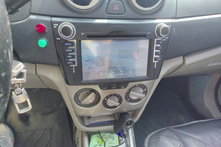 Used CHANGAN Alsvin V3 2012 1.3L Manual Comfort Version China IV Standard Audio And AC Panel