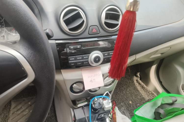 Used CHANGAN Alsvin V3 2012 1.3L Manual Comfort Version China V Standard Audio And AC Panel