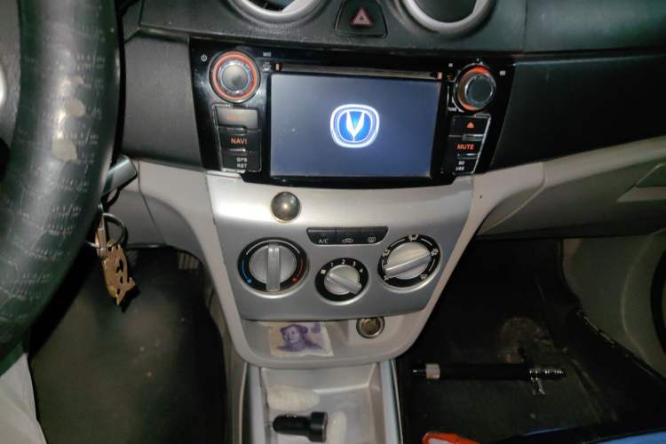 Used CHANGAN Alsvin V3 2012 1.3L Manual Comfort Version China IV Standard Audio And AC Panel
