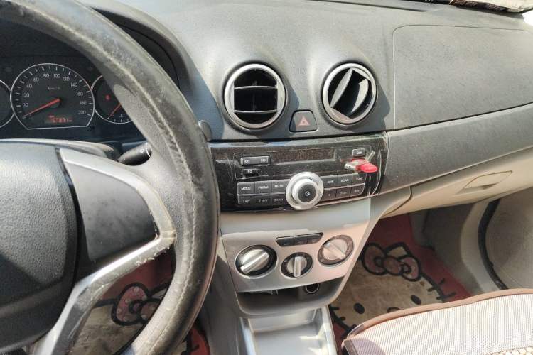 Used CHANGAN Alsvin V3 2012 1.3L Manual Comfort Version China IV Standard Audio And AC Panel