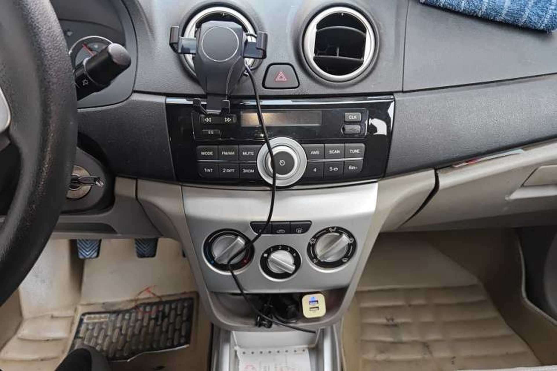 Used CHANGAN Alsvin V3 2012 1.3L Manual Luxury Version China IV Standard Audio And AC Panel