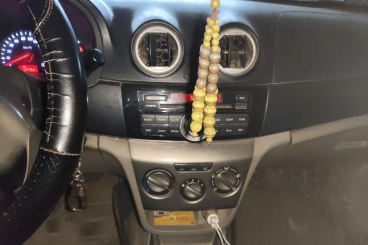 Used CHANGAN Alsvin V3 2012 1.3L Manual Comfort Version China IV Standard Audio And AC Panel