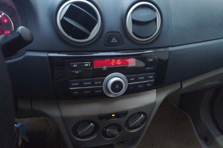 Used CHANGAN Alsvin V3 2012 1.3L Manual Comfort Version China IV Standard Audio And AC Panel