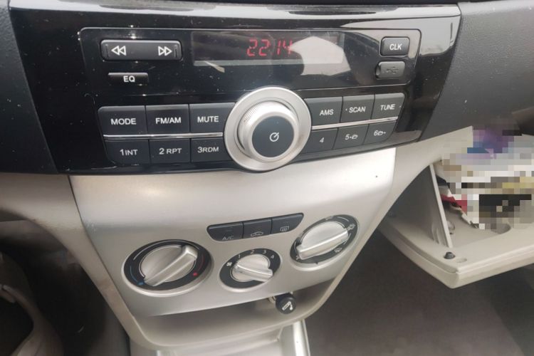 Used CHANGAN Alsvin V3 2012 1.3L Manual Comfort Version China IV Standard Audio And AC Panel