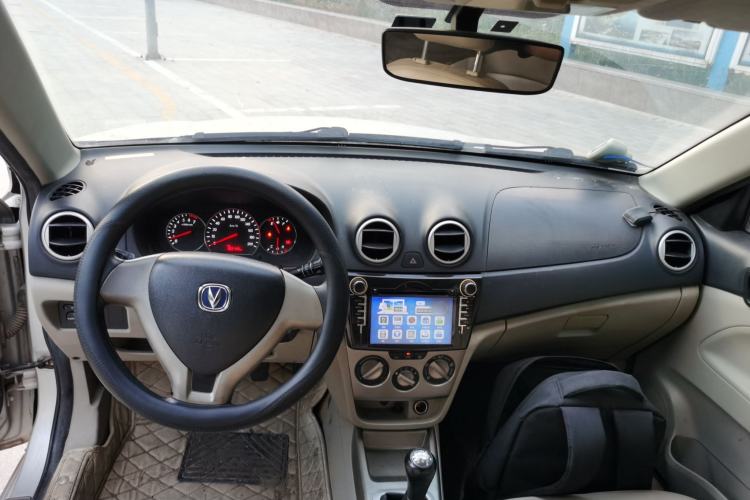 Used CHANGAN Alsvin V3 2012 1.3L Manual Luxury Version China IV Standard Center Console