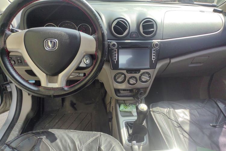 Used CHANGAN Alsvin V3 2012 1.3L Manual Comfort Version China IV Standard Center Console