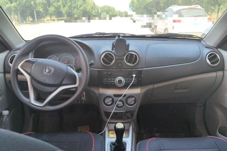 Used CHANGAN Alsvin V3 2012 1.3L Manual Comfort Version China IV Standard Center Console