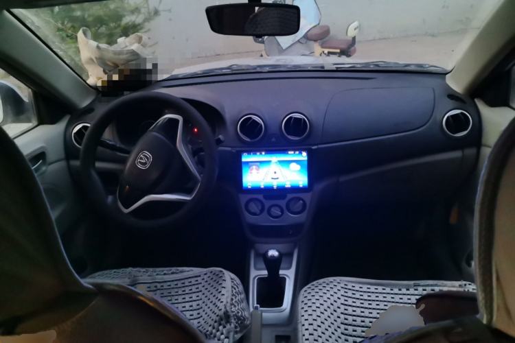 Used CHANGAN Alsvin V3 2012 1.3L Manual Comfort Version China IV Standard Center Console