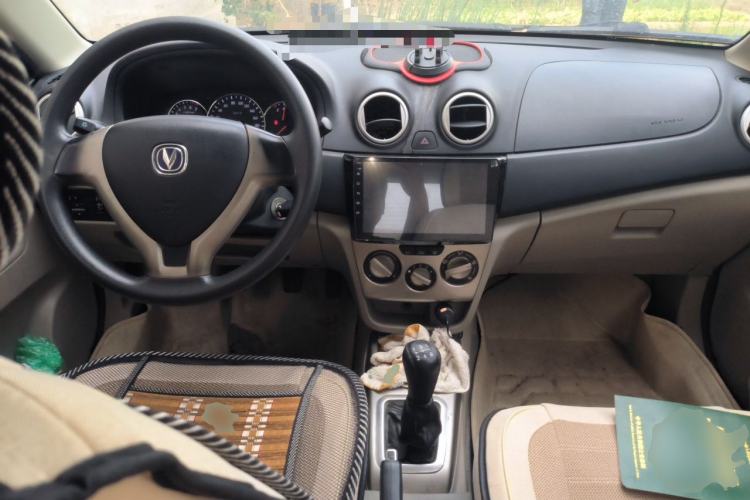 Used CHANGAN Alsvin V3 2012 1.3L Manual Comfort Version China IV Standard Center Console