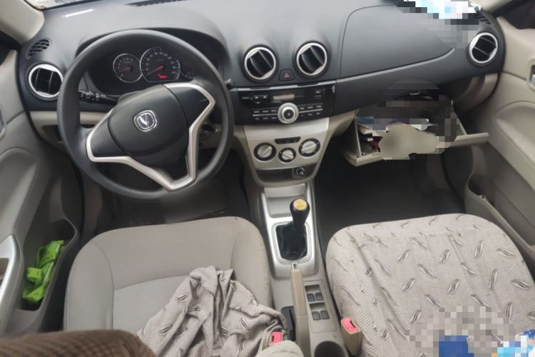 Used CHANGAN Alsvin V3 2012 1.3L Manual Comfort Version China IV Standard Center Console