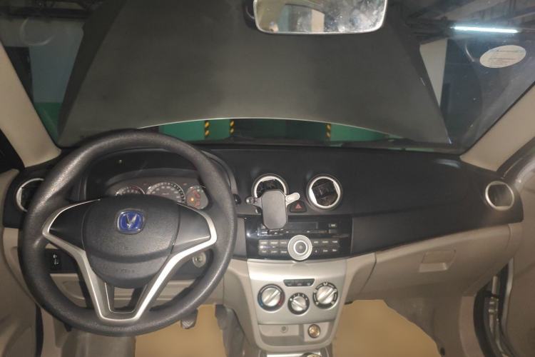 Used CHANGAN Alsvin V3 2012 1.3L Manual Luxury Version China IV Standard Center Console